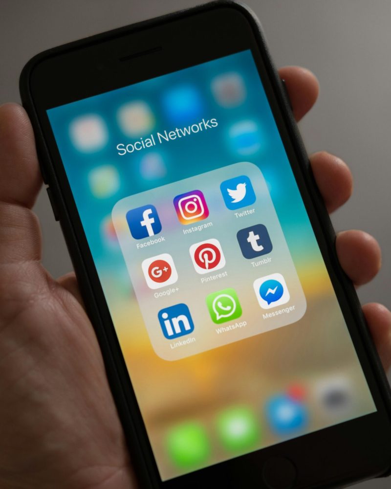 pexels-tracy-le-blanc-67789-607812